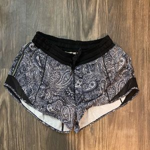 Lululemon Short 4” Size 6